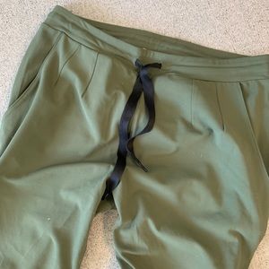 F21 Army Green Active Jogger NWOT